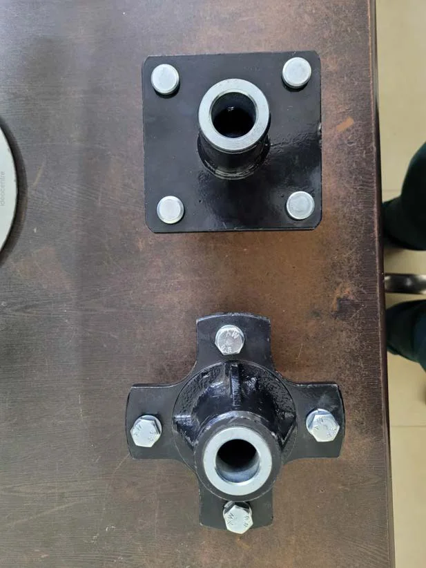 Rotary cutter hubs (blade carrier hubs)